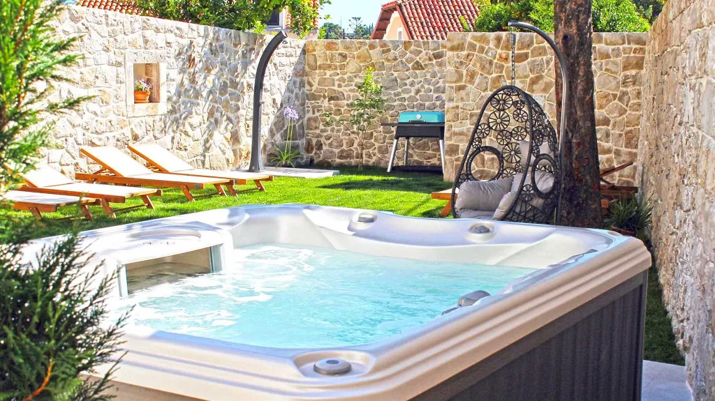 Cavtat Heritage Villa with Hot Tub for 8