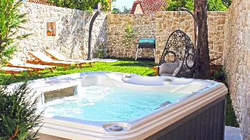 Cavtat Heritage Villa with Hot Tub for 8