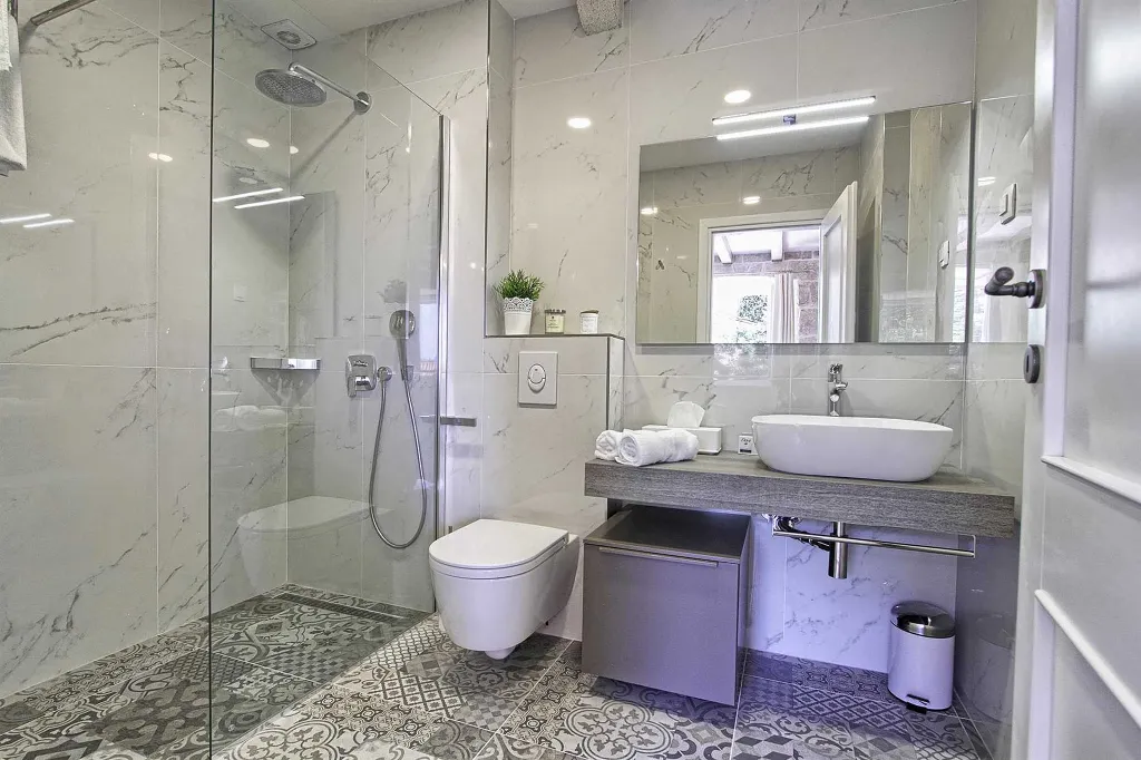 Cavtat Heritage Villa with Hot Tub for 8
