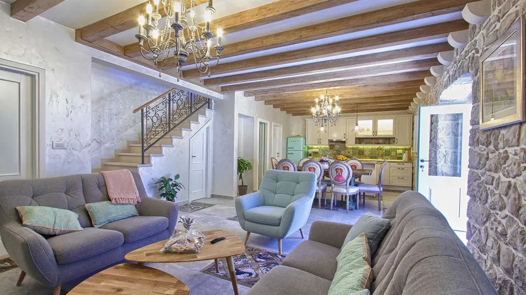 Cavtat Heritage Villa with Hot Tub for 8