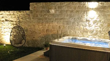 Cavtat Heritage Villa with Hot Tub for 8