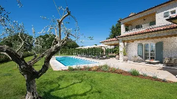 Countryside Villa in Kanfanar for 10 Guests