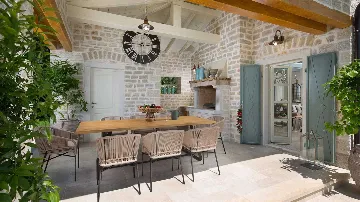 Countryside Villa in Kanfanar for 10 Guests