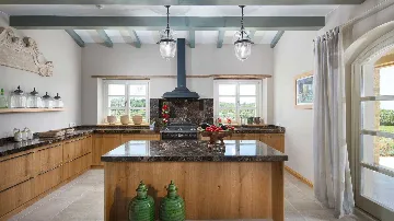 Countryside Villa in Kanfanar for 10 Guests