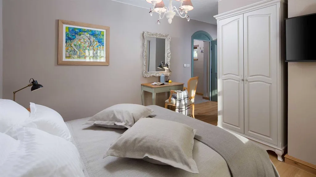 Countryside Villa in Kanfanar for 10 Guests
