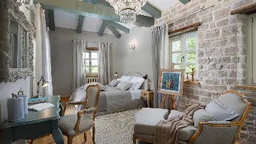 Countryside Villa in Kanfanar for 10 Guests