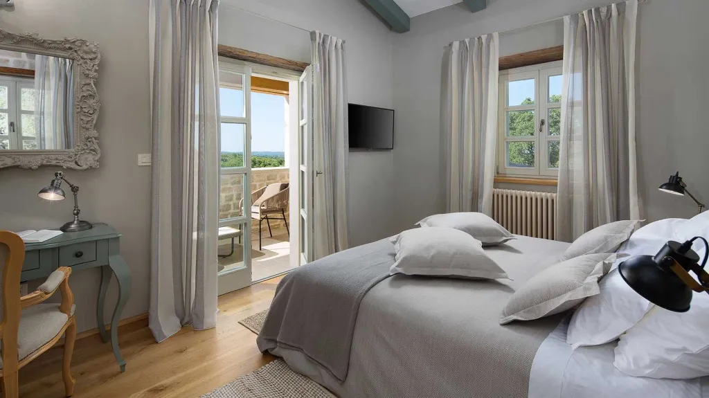 Countryside Villa in Kanfanar for 10 Guests