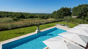 Countryside Villa in Kanfanar for 10 Guests