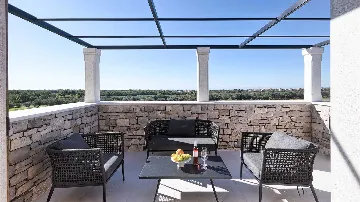 Umag Villa for Up to 8 Guests with Wellness