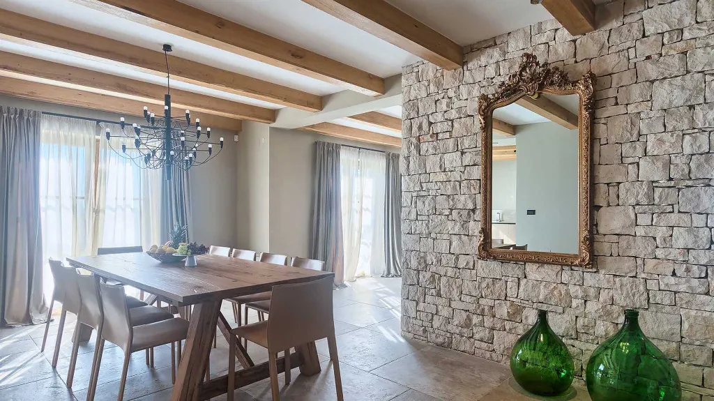 Umag Villa for Up to 8 Guests with Wellness
