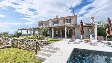 Umag Villa for Up to 8 Guests with Wellness