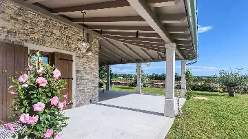 Umag Villa for Up to 8 Guests with Wellness