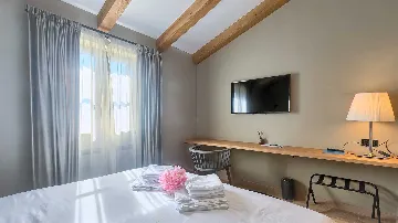 Umag Villa for Up to 8 Guests with Wellness