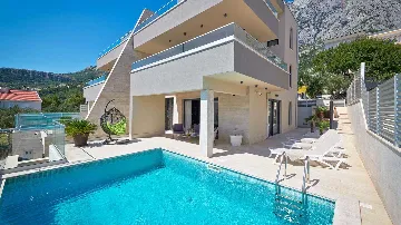 3-Bedroom Villa with Outdoor Pool in Makarska