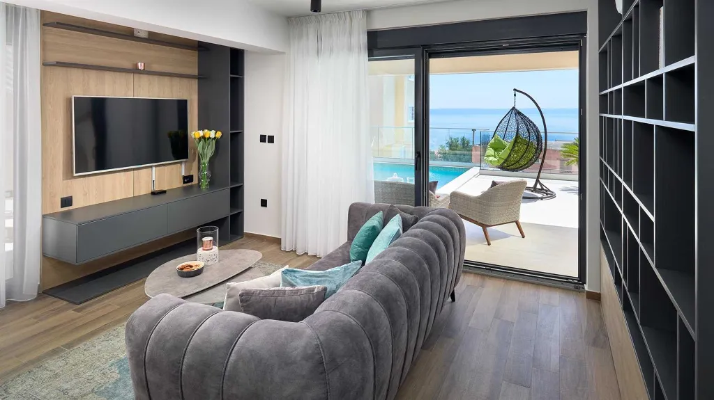 3-Bedroom Villa with Outdoor Pool in Makarska