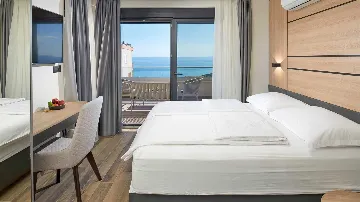 3-Bedroom Villa with Outdoor Pool in Makarska