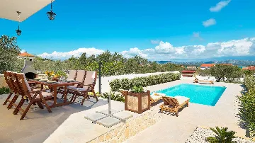 Murter Modern 4-Bedroom Villa with Pool