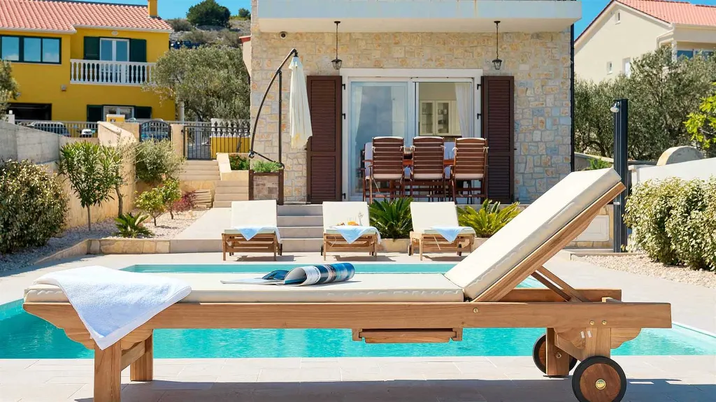 Murter Modern 4-Bedroom Villa with Pool