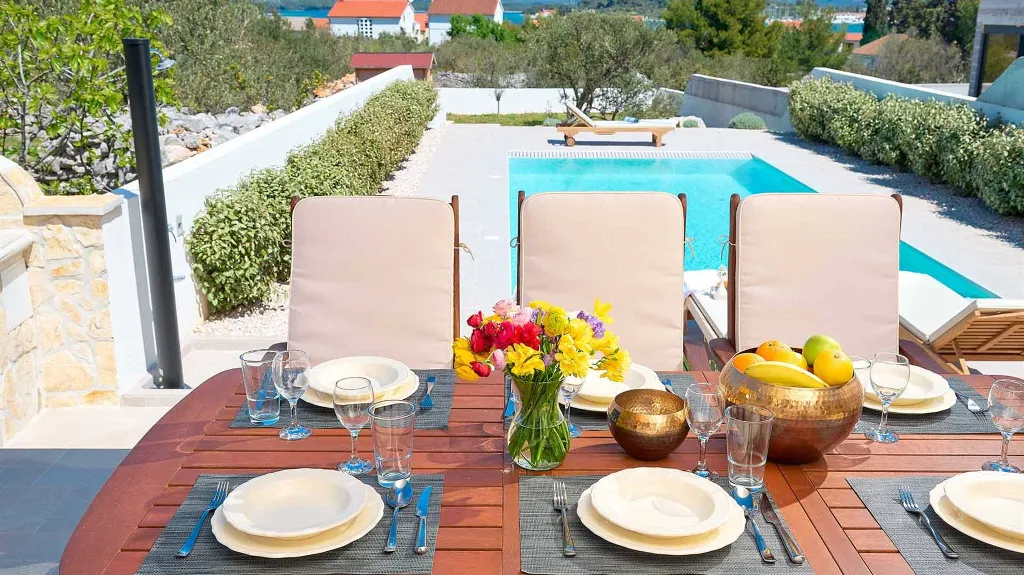 Murter Modern 4-Bedroom Villa with Pool