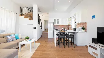 Murter Modern 4-Bedroom Villa with Pool