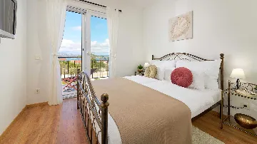 Murter Modern 4-Bedroom Villa with Pool