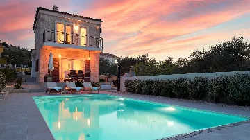 Murter Modern 4-Bedroom Villa with Pool