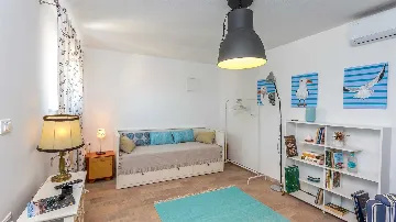 3-Bedroom Villa with Swimming Pool in Sutivan