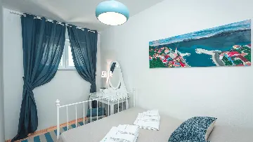 3-Bedroom Villa with Swimming Pool in Sutivan