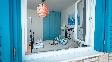 3-Bedroom Villa with Swimming Pool in Sutivan