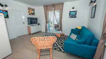 3-Bedroom Villa with Swimming Pool in Sutivan