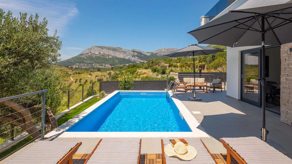 Modern Villa with Private Pool in Klis