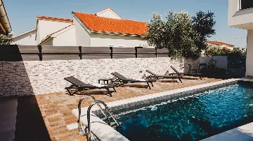 Villa in Vodice with Outdoor Pool for 8 Guests