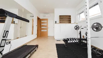 Villa in Vodice with Outdoor Pool for 8 Guests