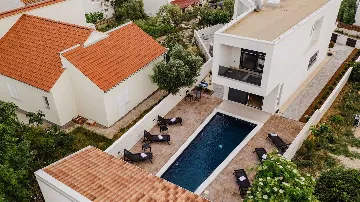 Villa in Vodice with Outdoor Pool for 8 Guests