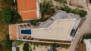 Villa in Vodice with Outdoor Pool for 8 Guests