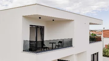 Villa in Vodice with Outdoor Pool for 8 Guests