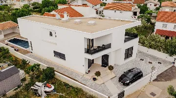 Villa in Vodice with Outdoor Pool for 8 Guests