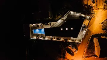 Villa in Vodice with Outdoor Pool for 8 Guests