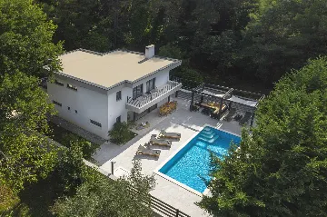 Modern Villa with Pool in Banjole (Up to 8 Guests)