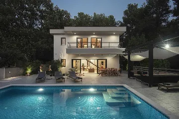 Modern Villa with Pool in Banjole (Up to 8 Guests)
