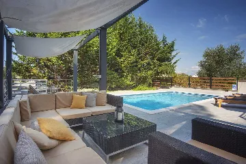 Modern Villa with Pool in Banjole (Up to 8 Guests)