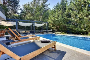 Modern Villa with Pool in Banjole (Up to 8 Guests)