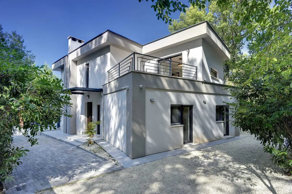 Modern Villa with Pool in Banjole (Up to 8 Guests)