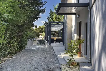 Modern Villa with Pool in Banjole (Up to 8 Guests)