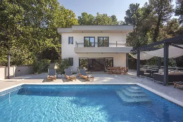 Modern Villa with Pool in Banjole (Up to 8 Guests)