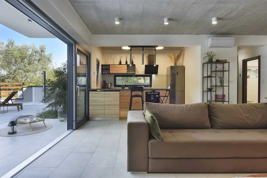 Modern Villa with Pool in Banjole (Up to 8 Guests)