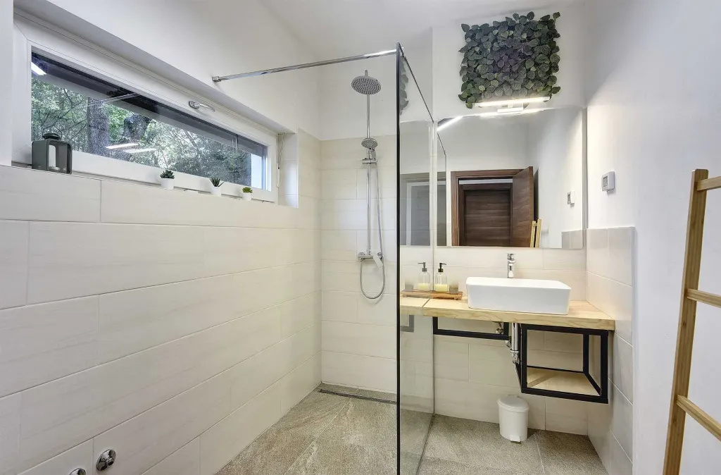 Modern Villa with Pool in Banjole (Up to 8 Guests)