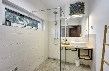 Modern Villa with Pool in Banjole (Up to 8 Guests)