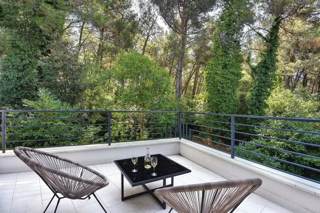 Modern Villa with Pool in Banjole (Up to 8 Guests)