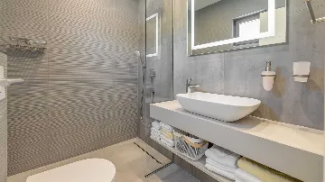 Air-Conditioned Villa with Sea View in Podstrana